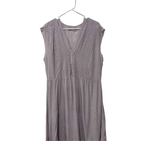 Elegant Gray Sleeveless Dress - Picture 4 of 12